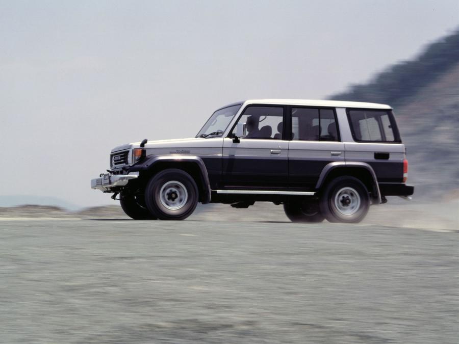 Toyota Land Cruiser 70 1990 года  (фото 3 из 7)